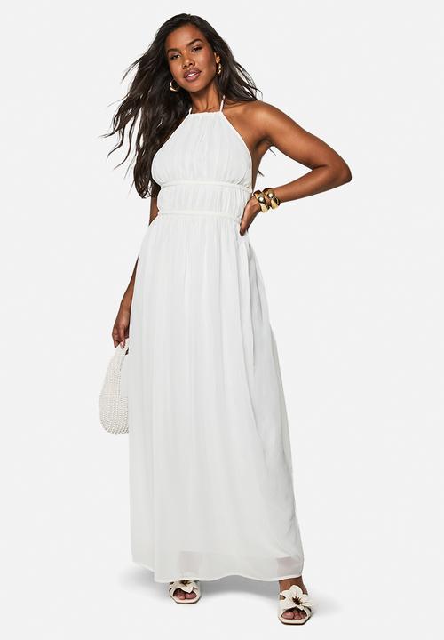 boohoo - Chiffon halterneck ruched maxi dress - white