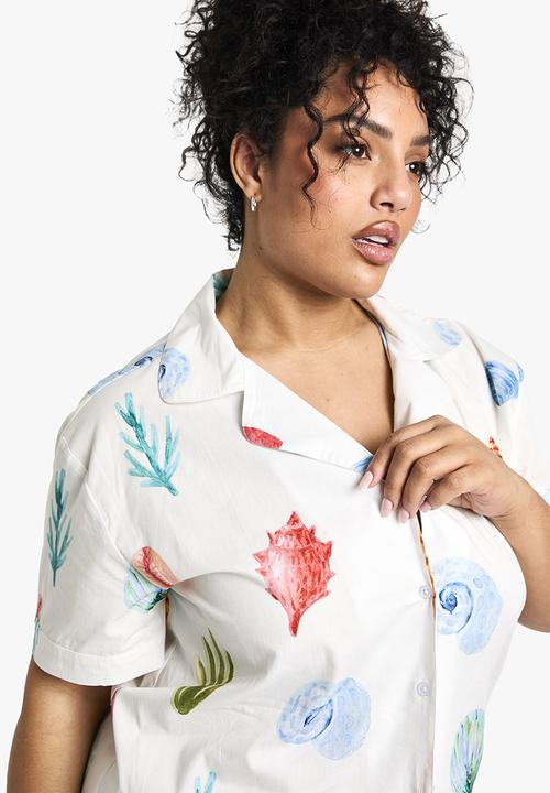 boohoo - Plus shell printed poplin short sleeve pyjama shorts set - multi
