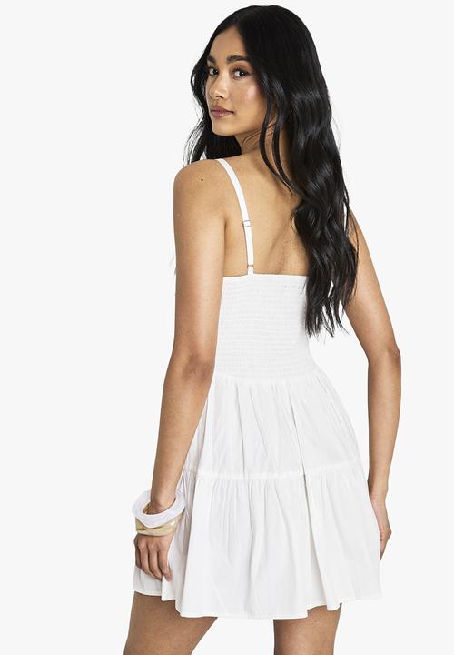 boohoo - Cotton milkmaid mini dress - white