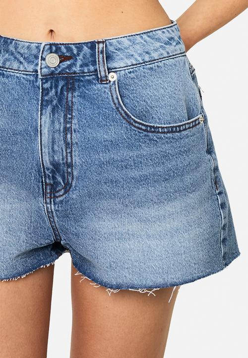 boohoo - Denim mini short -  mid wash