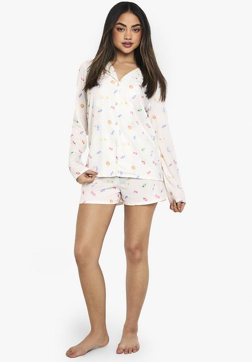 boohoo - Sweets print long sleeve shirt & shorts pyjama set - cream