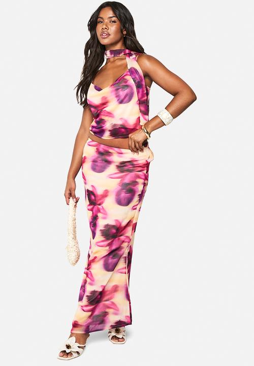 boohoo - Blurred floral print cowl neck woven cami top -  purple