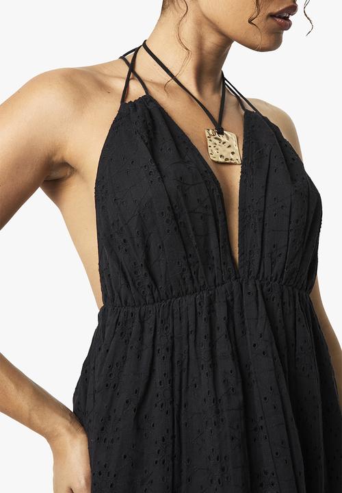boohoo - Broderie anglaise halter neck maxi dress - black