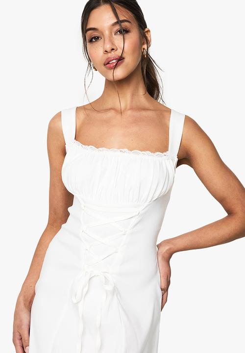 boohoo - Bengaline milkmaid mini dress - white
