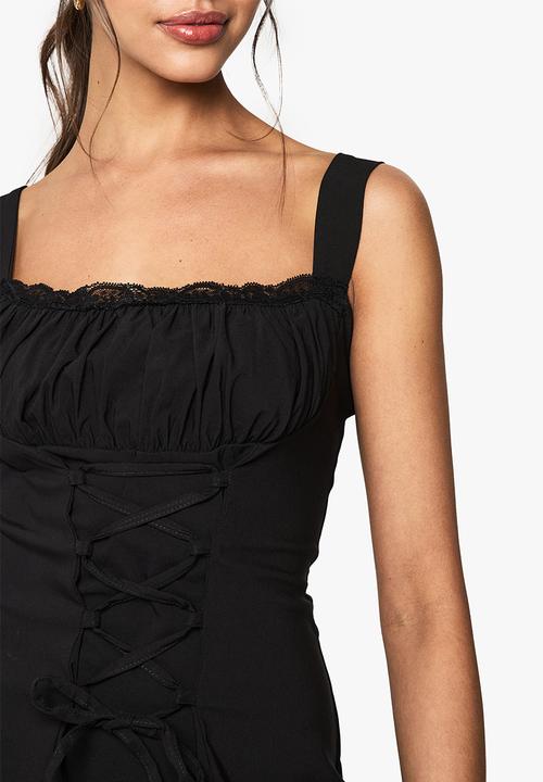boohoo - Bengaline milkmaid mini dress - black
