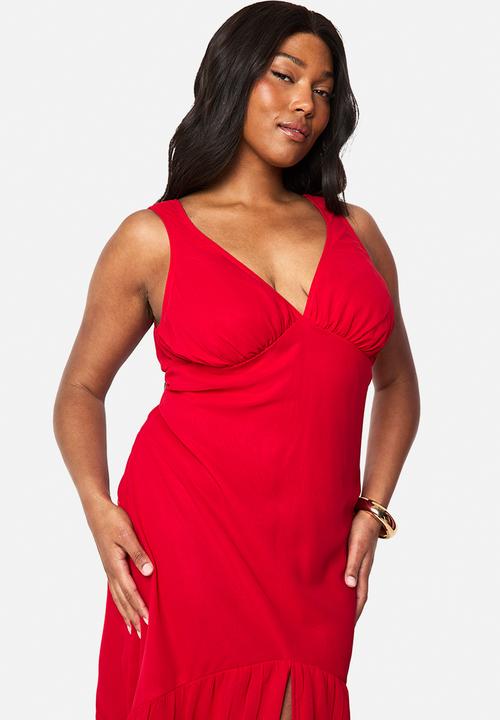 boohoo - Plus Chiffon Underbust Godet Maxi Dress - Red