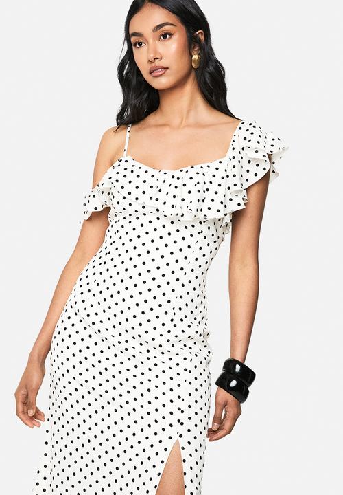 boohoo - Polka dot frill detail maxi dress - white