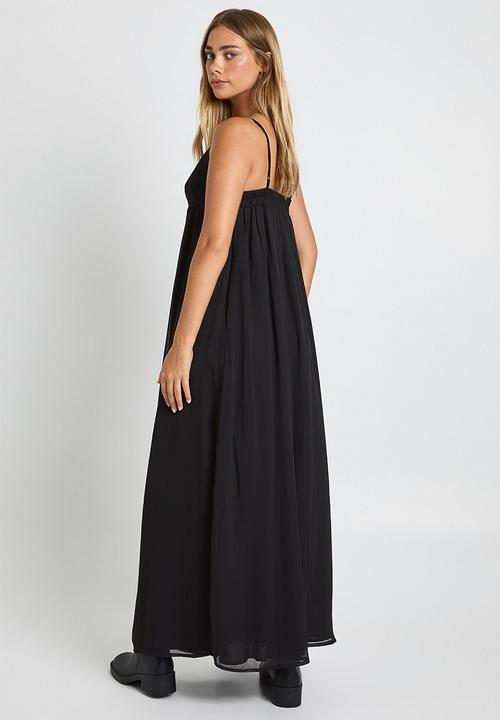 boohoo - Chiffon strappy volume maxi dress - black