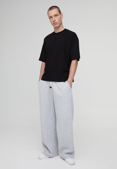boohooMAN - Basic Oversized Boxy Crew Neck T-shirt - Black