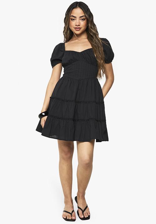 boohoo - Cotton tiered puff sleeve smock mini dress - black