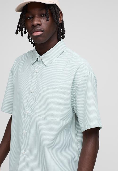 boohooMAN - Oversized Boxy One Pocket Collared Shirt - Green