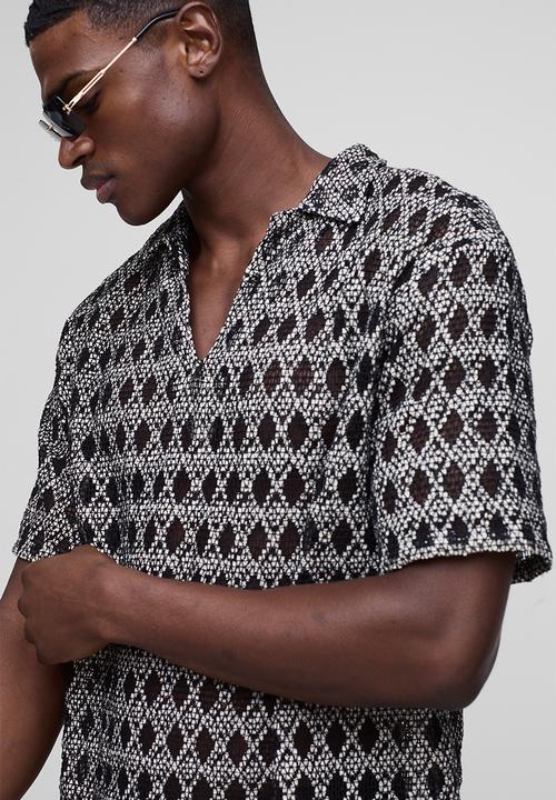 boohooMAN - Oversized Overhead V-Neck Crochet Shirt - Black
