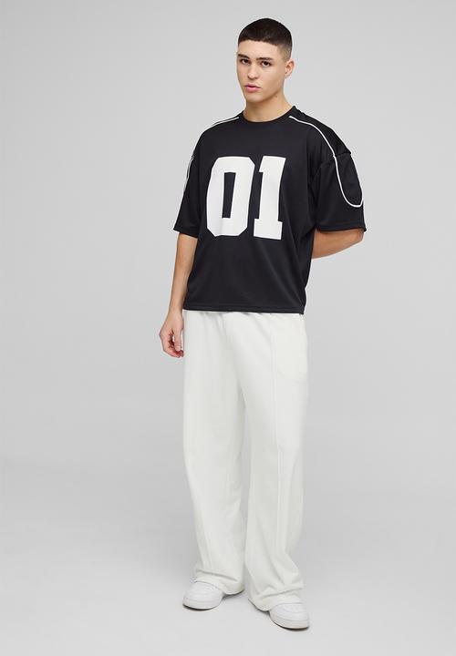 boohooMAN - Oversized Boxy Half Sleeve Varsity T-shirt - Black