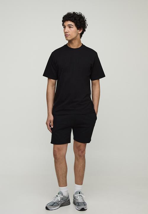 boohooMAN - Basic Regular Fit Crew Neck T-shirt - Black