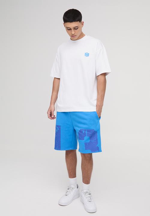 boohooMAN - Oversized Embroidered T-shirt And Short Set - White & Blue 