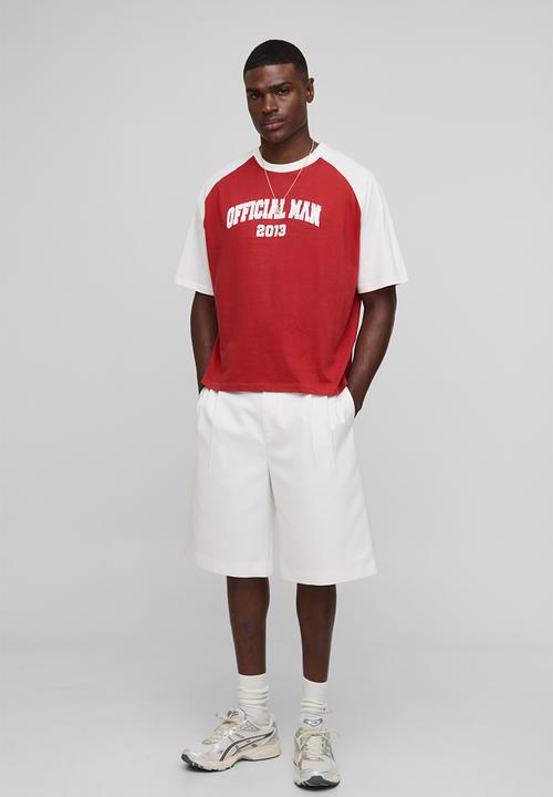 boohooMAN - Oversized Boxy Official Contrast Raglan T-shirt - Red