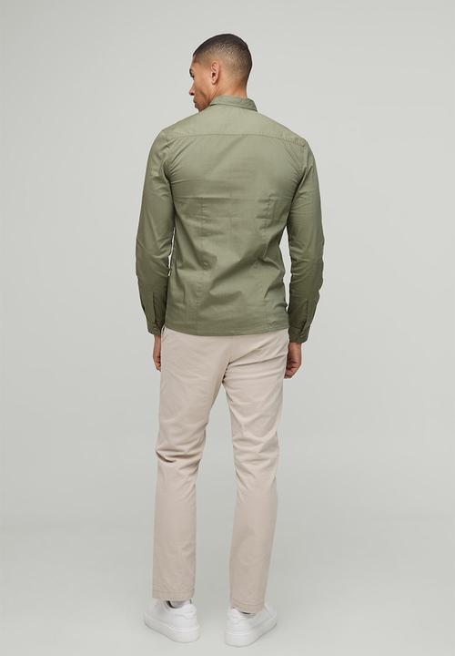boohooMAN - Slim Fit Basic Long Sleeve Collared Shirt - khaki