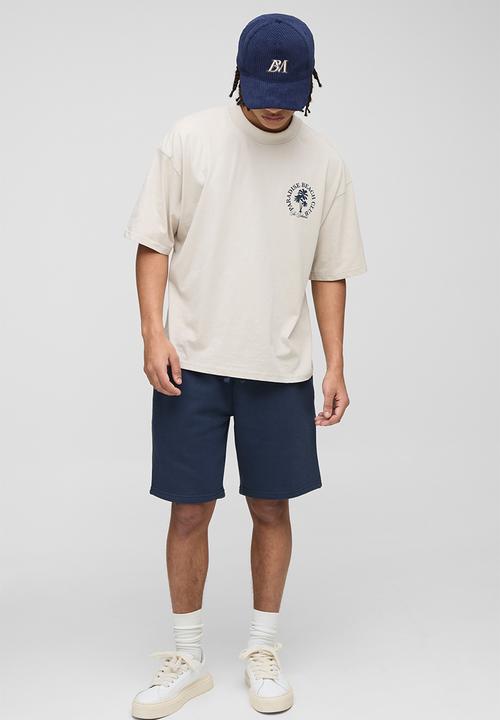 boohooMAN - Oversized Boxy Extended Neck Paradise Beach Club Palm Tree - Stone