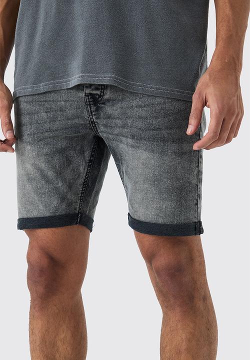boohooMAN - Skinny Stretch Denim Shorts In Charcoal - Charcoal
