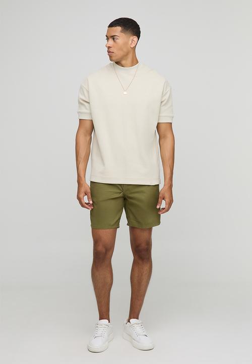 boohooMAN - Relaxed Fit Chino Shorts in Khaki - Khaki