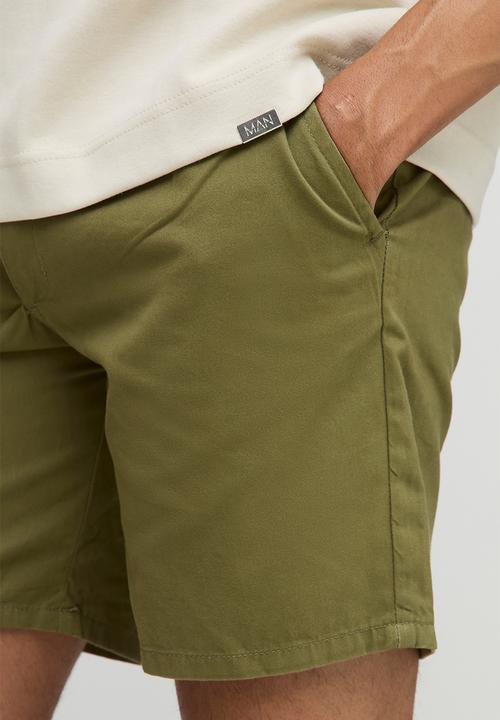 boohooMAN - Relaxed Fit Chino Shorts in Khaki - Khaki