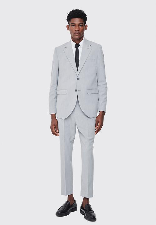 boohooMAN - Fixed Waist Pleat Front Tapered Tailored Trousers - Grey