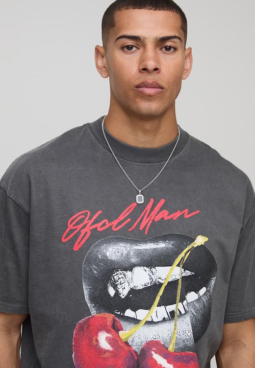boohooMAN - Charcoal Oversized Extended Neck Washed Cherry Lips Graphic - charcoal