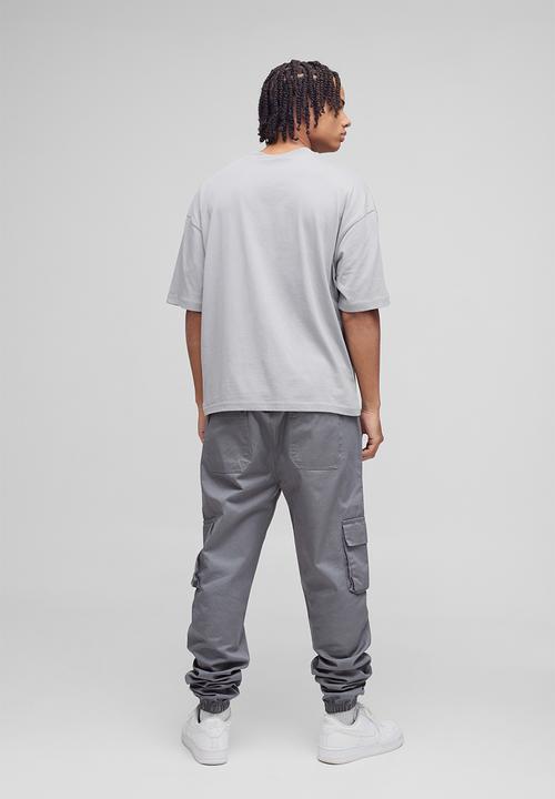 boohooMAN - Skinny Fit Elasticated Waist Cuffed Cargo Trousers - Charcoal
