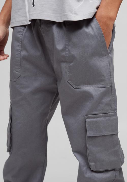 boohooMAN - Skinny Fit Elasticated Waist Cuffed Cargo Trousers - Charcoal