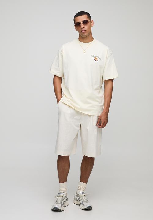 boohooMAN - Ecru Oversized Extended Neck Passionfruit Printed T-Shirt - Ecru
