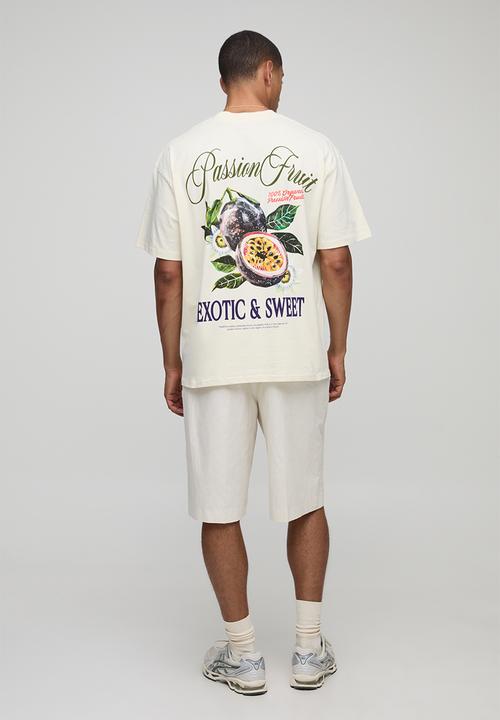 boohooMAN - Ecru Oversized Extended Neck Passionfruit Printed T-Shirt - Ecru
