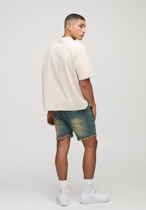 boohooMAN - Skinny Stretch Ripped Raw Hem Denim Shorts - Antique Wash