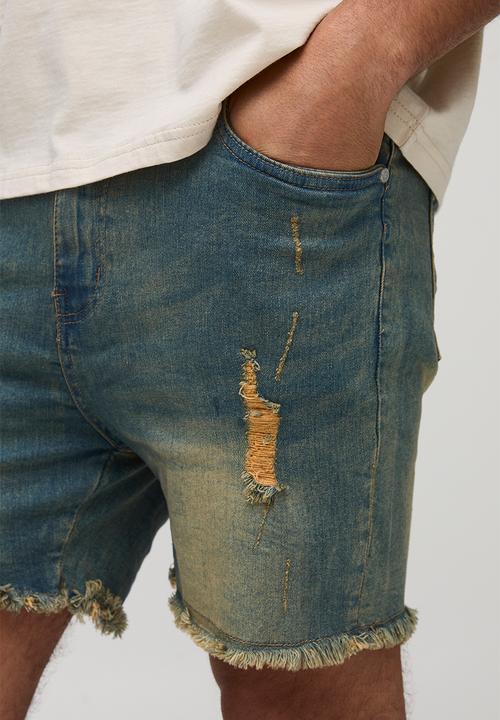boohooMAN - Skinny Stretch Ripped Raw Hem Denim Shorts - Antique Wash