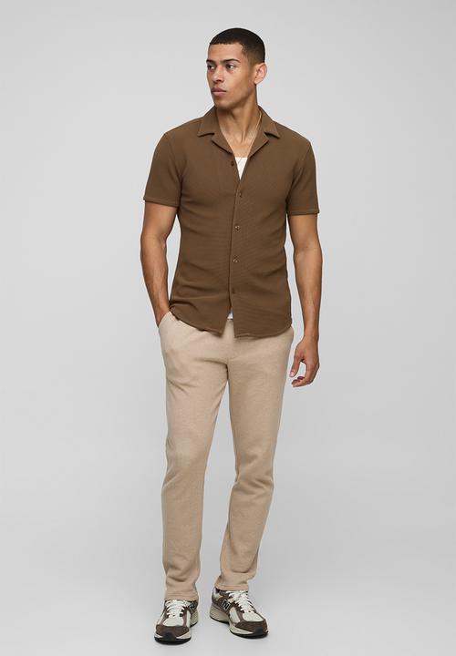 boohooMAN - Elasticated Waist Slim Fit Waffle Smart Trousers - Taupe