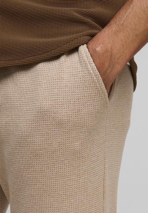 boohooMAN - Elasticated Waist Slim Fit Waffle Smart Trousers - Taupe