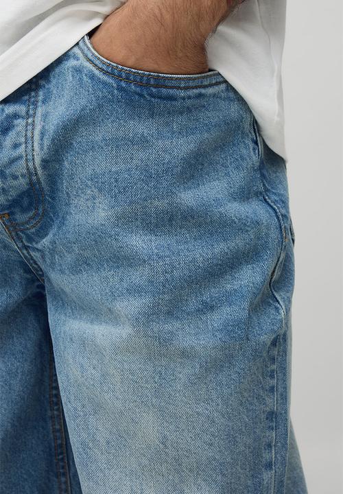 boohooMAN - Relaxed Rigid Jean in Antique Blue - Antique Blue