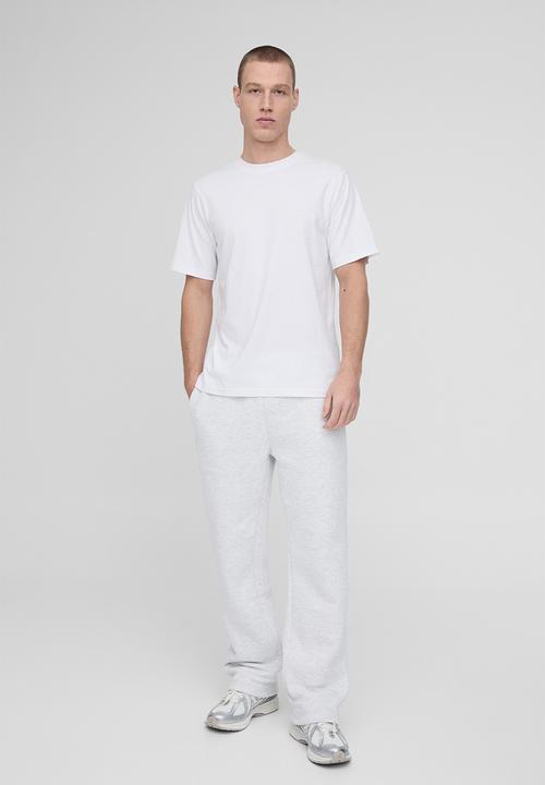 boohooMAN - Regular Fit Bm Signature Embroidered Crew Neck T-shirt - White