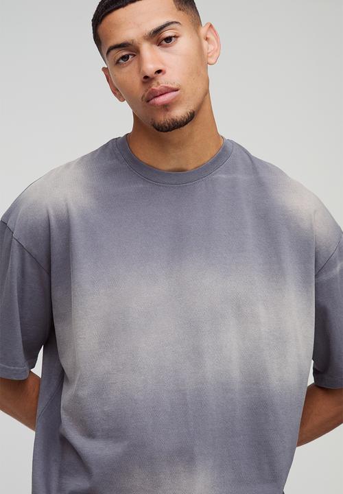 boohooMAN - Oversized Spray Wash Crew Neck T-Shirt - Slate