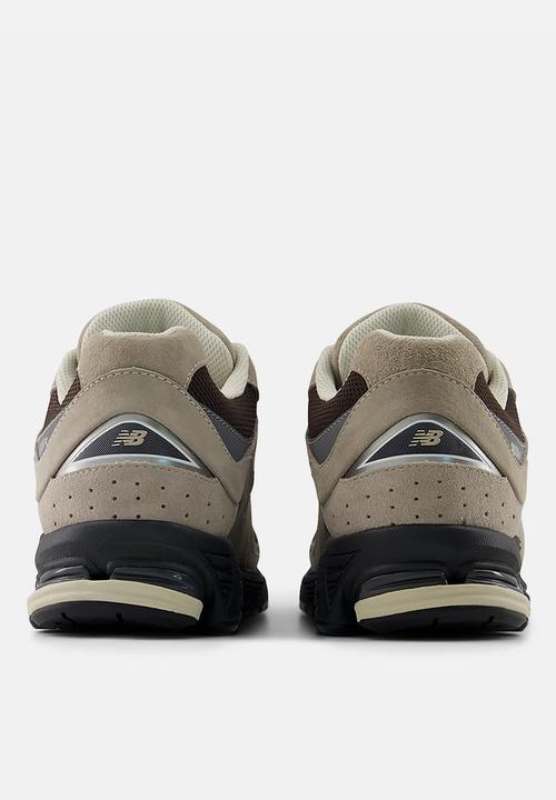 New Balance  - U2002R v1