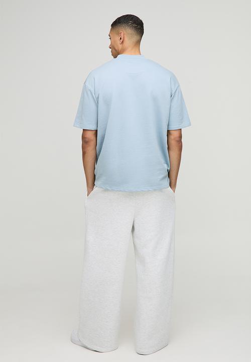 boohooMAN - Oversized Extended Neck BM Signature Heavyweight T-shirt - Powder Blue