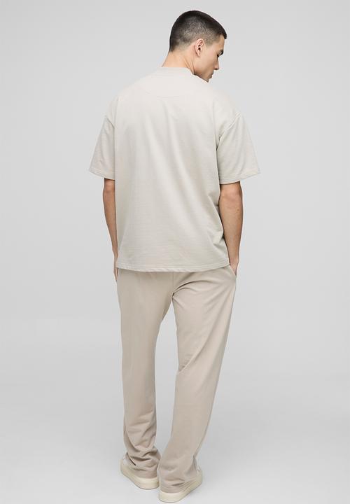 boohooMAN - Oversized Extended Neck Heavyweight T-shirt - Light Khaki