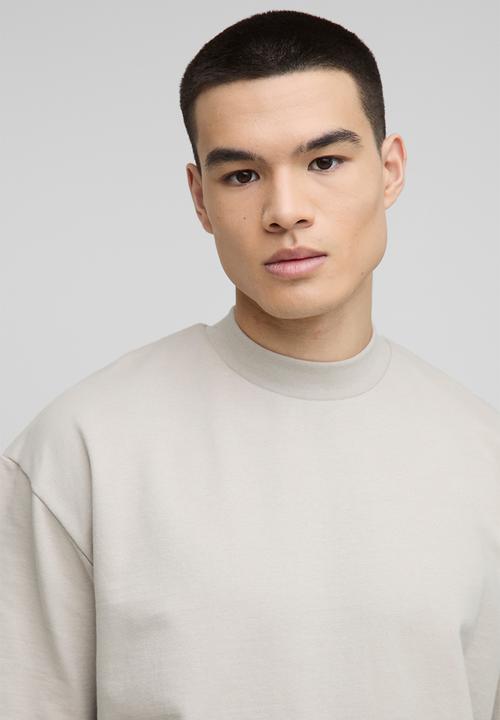 boohooMAN - Oversized Extended Neck Heavyweight T-shirt - Light Khaki