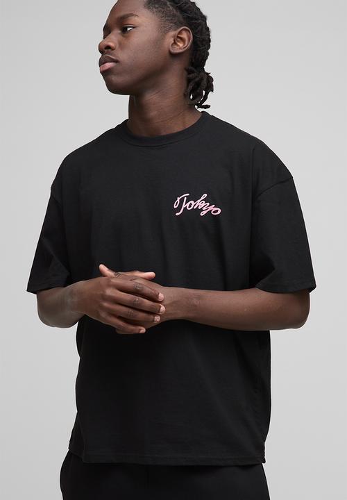 boohooMAN - Oversized Nights in Tokyo Printed T-Shirt - Black