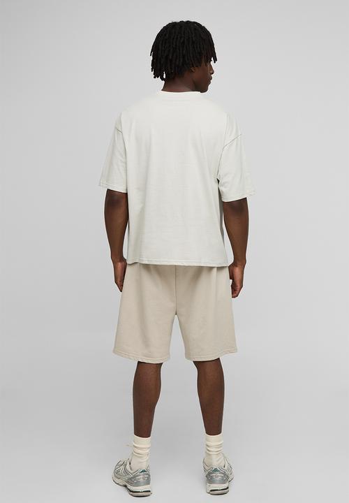 boohooMAN - Basic Oversized Boxy Crew Neck T-shirt - Light Grey