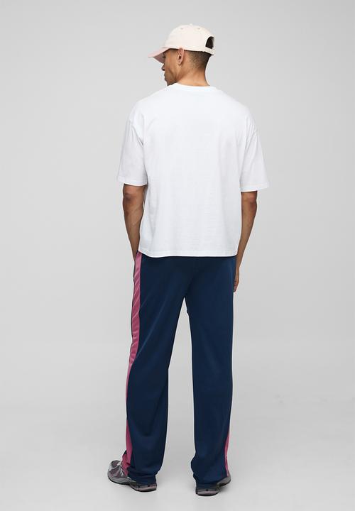 boohooMAN - Elasticated Waist Relaxed Fit Side Panel Track Pants - navy