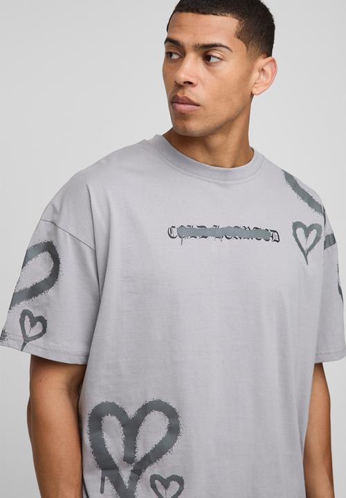 boohooMAN - Oversized Boxy All Over Heart Printed T-Shirt And Short Set - Slate Grey
