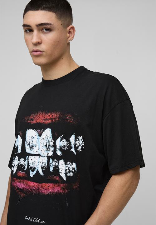 boohooMAN - Oversized Lips Graphic T-shirt - Black