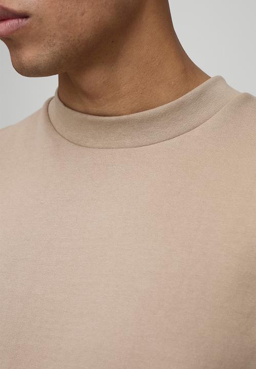 boohooMAN - Oversized Extended Neck Heavyweight T-shirt - Mocha
