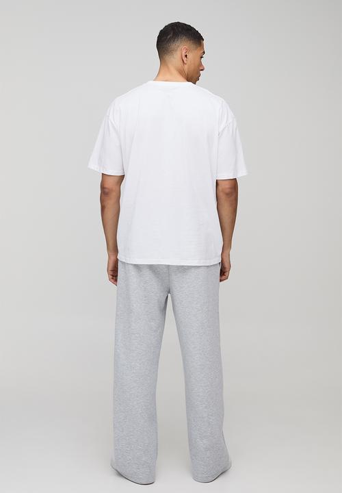 boohooMAN - Oversized Extended Neck Official Man T-Shirt - White