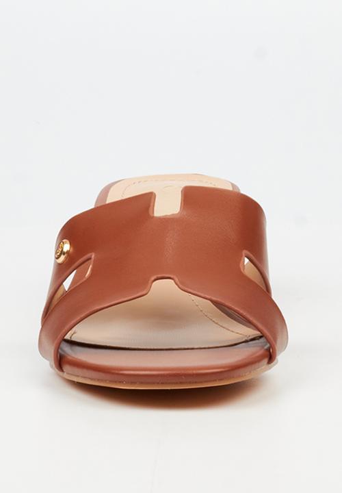Miss Black - Bina 3 h-cut low block heel - tan